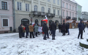 Protest przed PiS